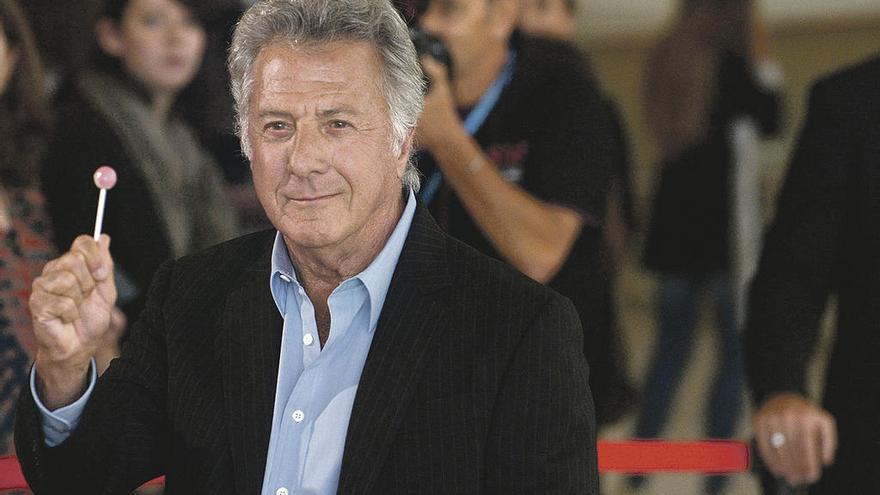 Dustin Hoffman, en el club de acosadores