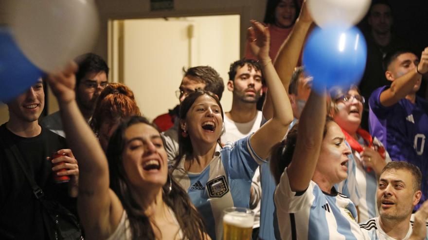 Així s'ha viscut el final del partit al local on es reunien els Argentins