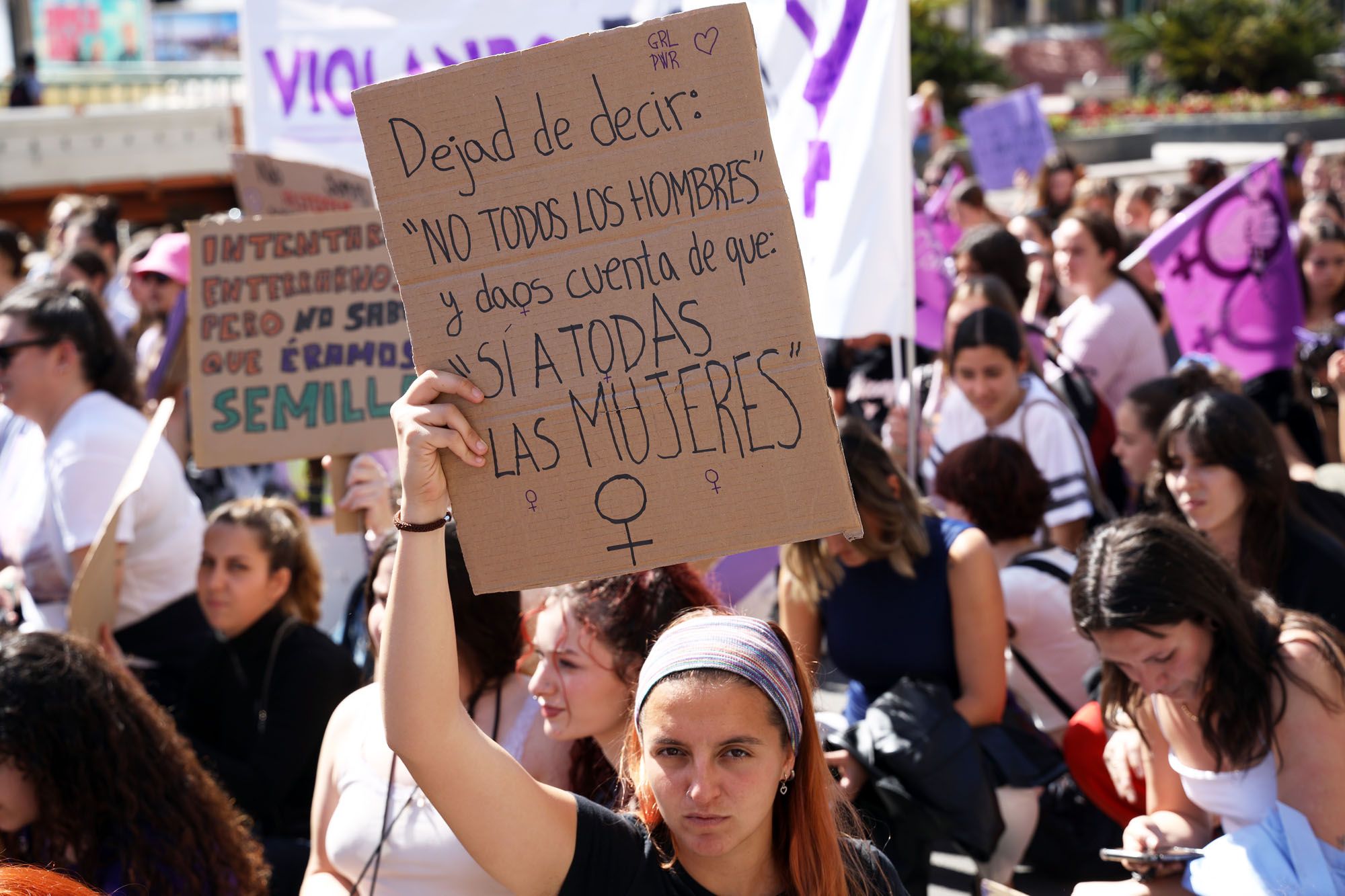 La manifestación estudiantil por el 8M en Málaga, en imágenes