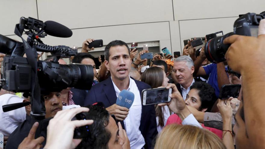 Guaidó es dirigeix a Caracas després d&#039;aterrar a Veneçuela i no ser detingut