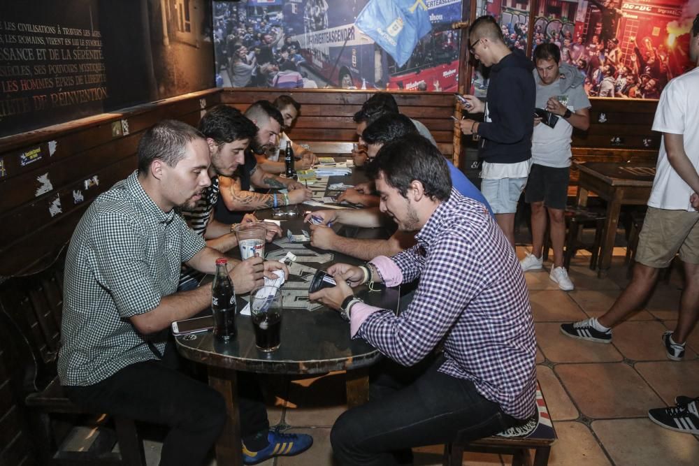 Cola para las entradas del Sporting- Oviedo