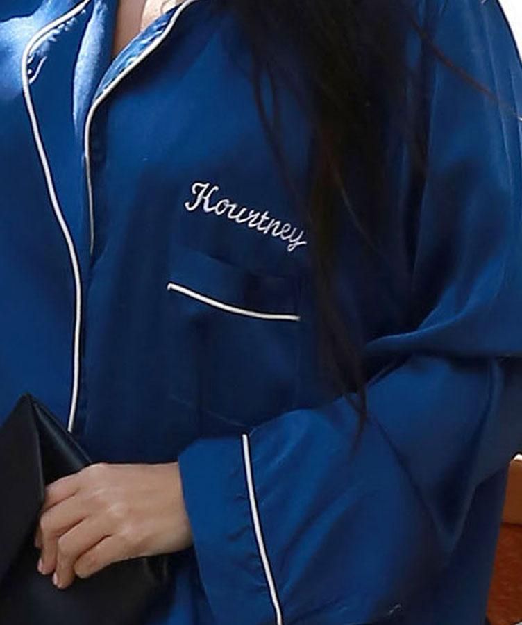 El pijama bordado de Kourtney Kardashian