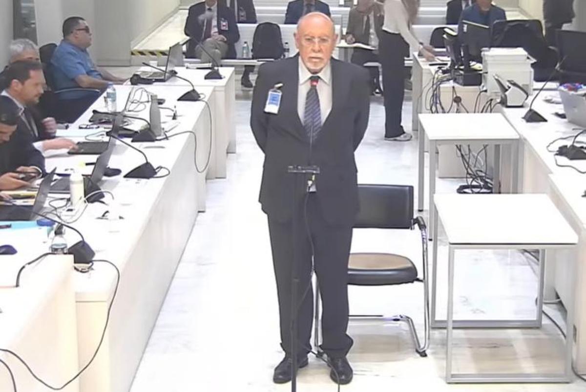 El comisario Felipe Eduardo Lacasa durante su declaración en el juicio de Kitchen