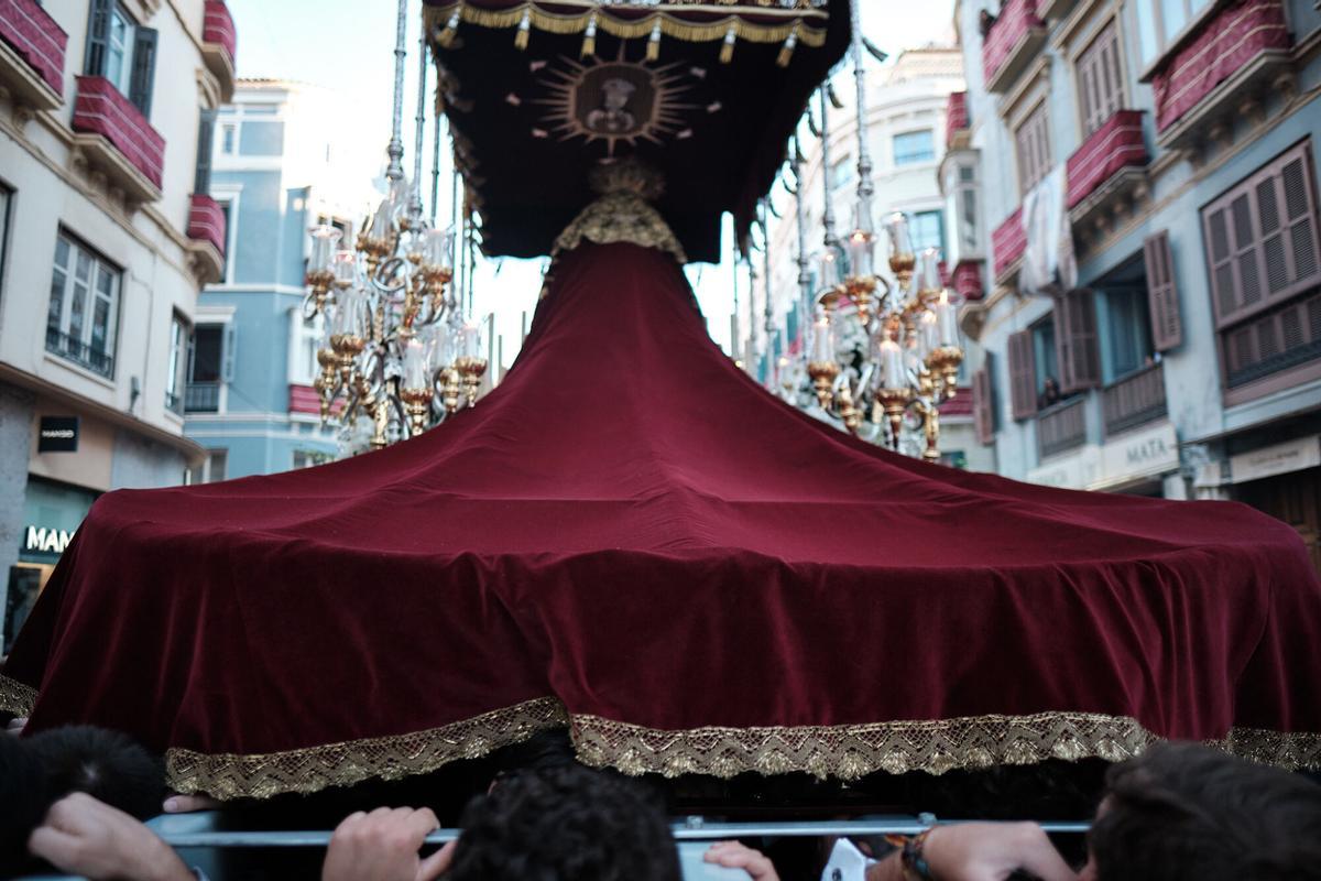 Salida procesional de Descendimiento este Viernes Santo de 2026.