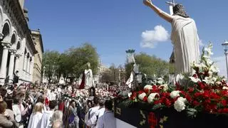 Gijón culmina la Semana Santa con un multitudinario Encuentro de Resurrección: "Es emocionante"
