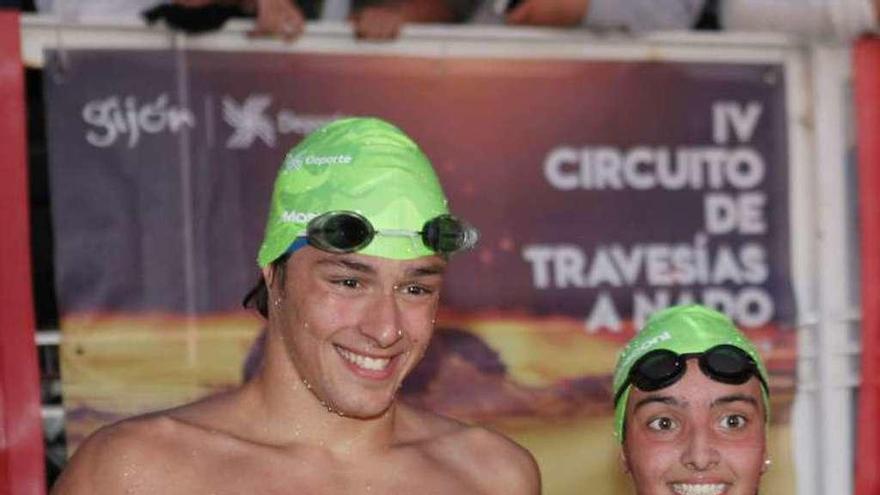 Jorge Lara y María Alzaga, ganadores de la travesía.