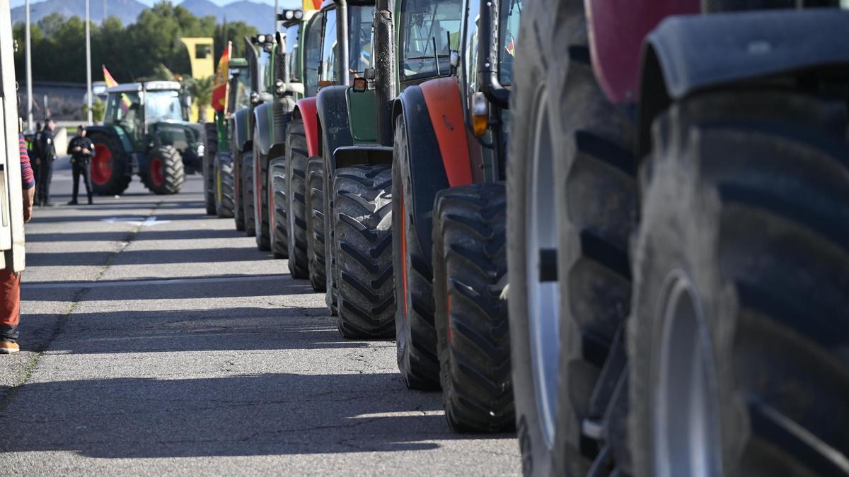 Tractorada de agricultores independientes  que el pasado 14 de febrero colapsó la ronda de Castelló
