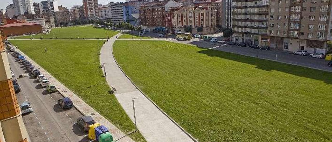 Una vista del &quot;solarón&quot; como parque.