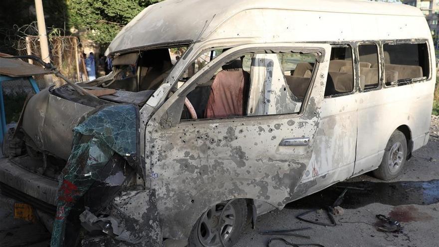 Dos muertos en un atentado contra un microbús de una televisión afgana en Kabul