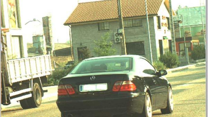 En la imagen cedida por la Policía Local se ve un coche a 98 kilómetros por hora en una zona limitada a 50.