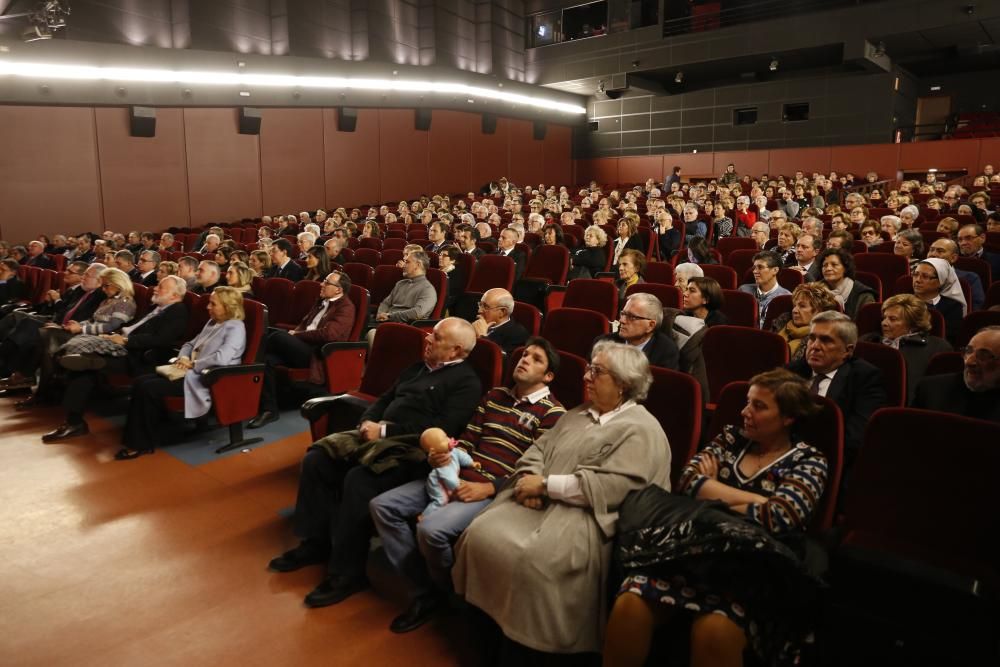 Los asistentes al acto del cincuentenario de Cáritas Tui-Vigo.