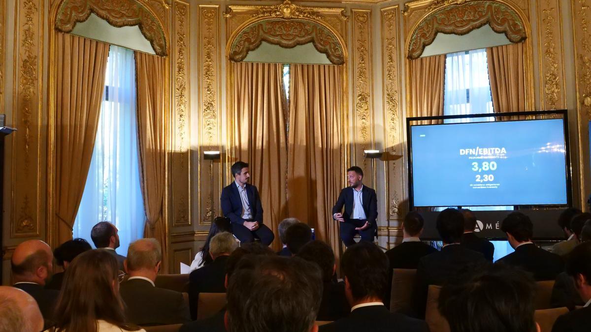 Alfredo R. Cebrián y David Osuna ), durante la presentación de los resultados de 2022 de Cuatroochenta en el Palacio de Linares, sede de la Casa de América de Madrid.