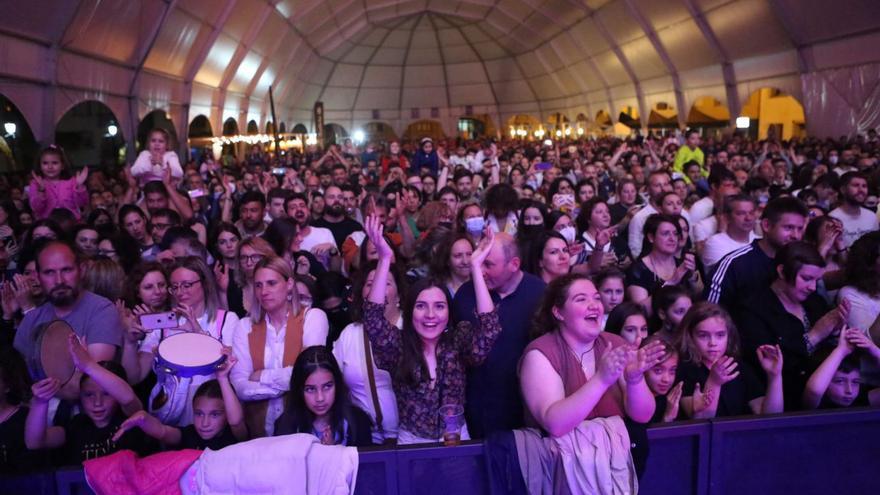 Lalín se rinde al fenómeno Tanxugueiras