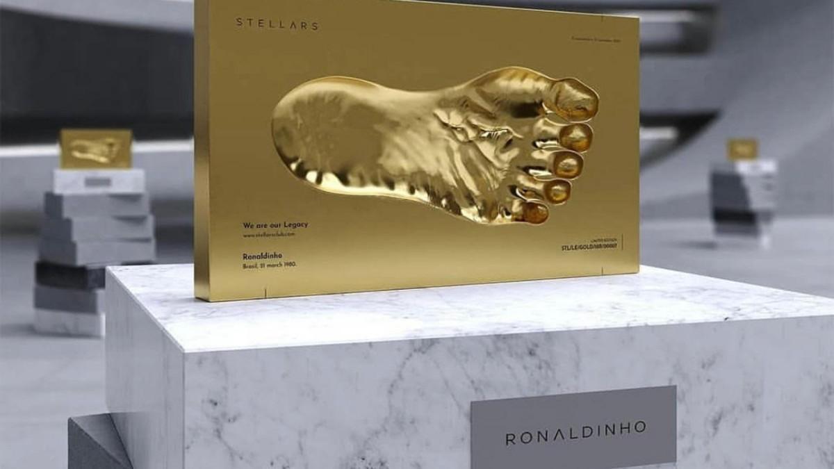 La huella del pie de Ronaldinho, en oro