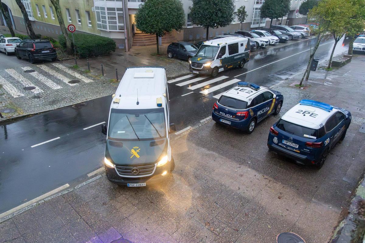 Imagen de archivo de vehículos de la Guardia Civil y la Policía Nacional.