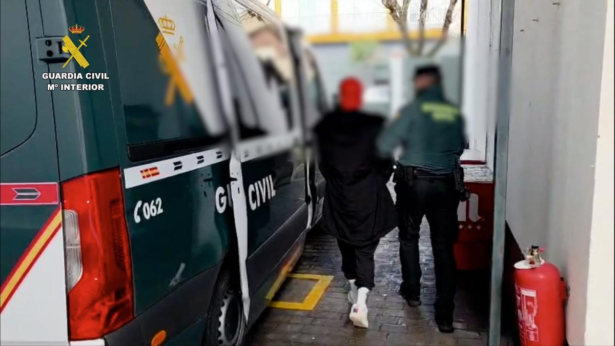 La Guardia Civil detiene a la organización que operaba en la comarca de Zafra.