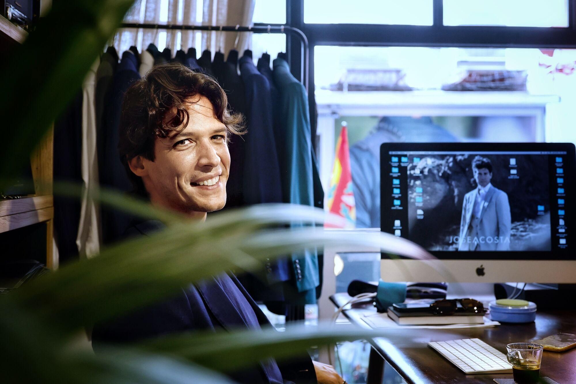 El diseñador tinerfeño José Acosta