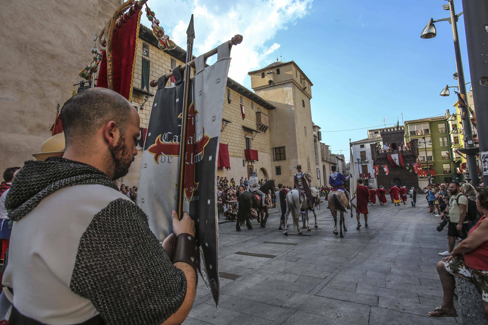 Cocentaina cierra con una masiva respuesta los Moros y Cristianos del reencuentro tras la pandemia