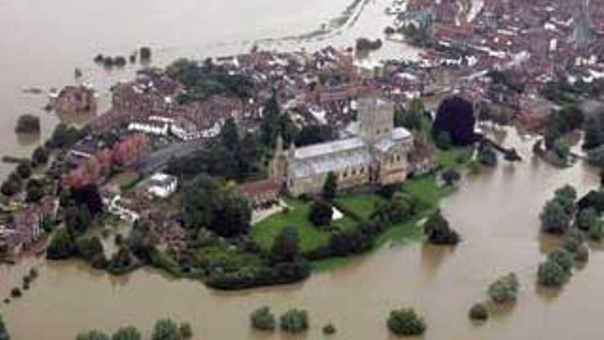 Gran parte de Inglaterra sigue en alerta por las inundaciones