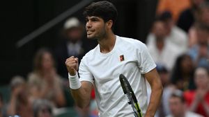 Alcaraz celebra ante Rublev.