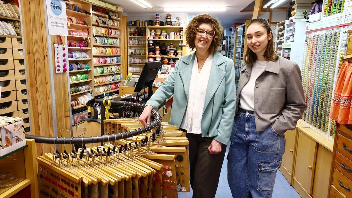 Mercería Ibarra, la nueva vida de un negocio tradicional en el centro de Zaragoza que pasa de madre a hija: "Ha venido gente hasta de Andalucía"