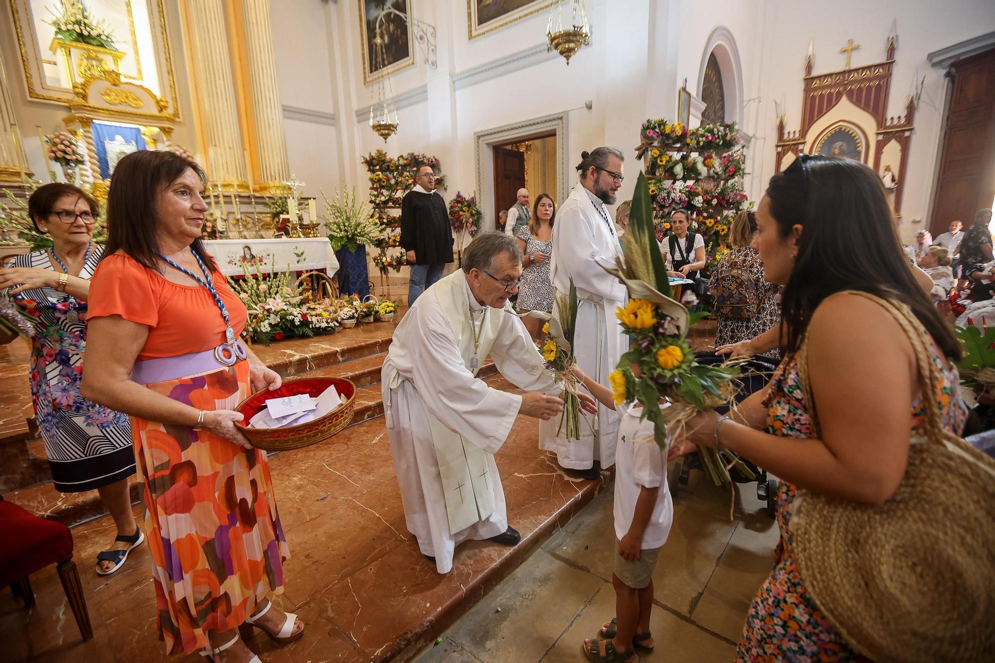 Ofrenda de flores a la Virgen de Loreto fiestas de Muchamiel