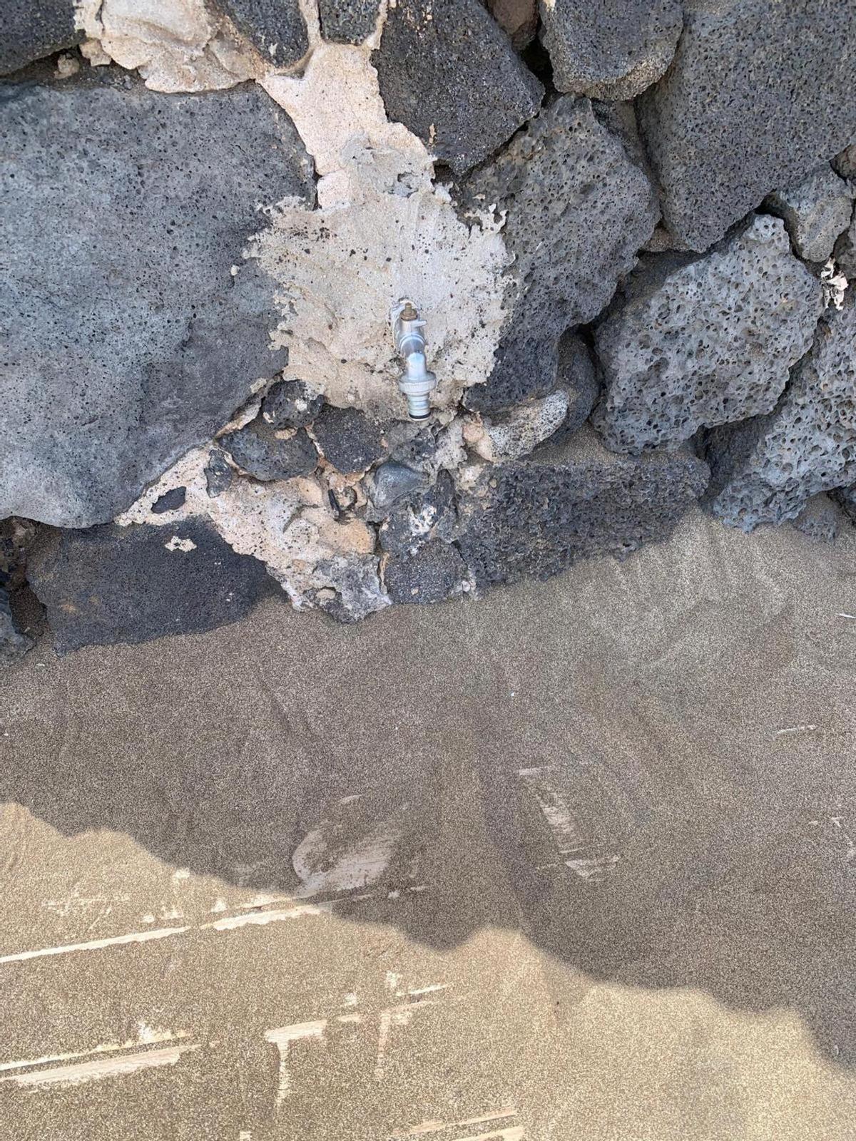 Deficiencias en el balneario y accesos a la playa de La Garita, en Arrieta Deficiencias en el balneario y accesos a la playa de La Garita, en Arrieta