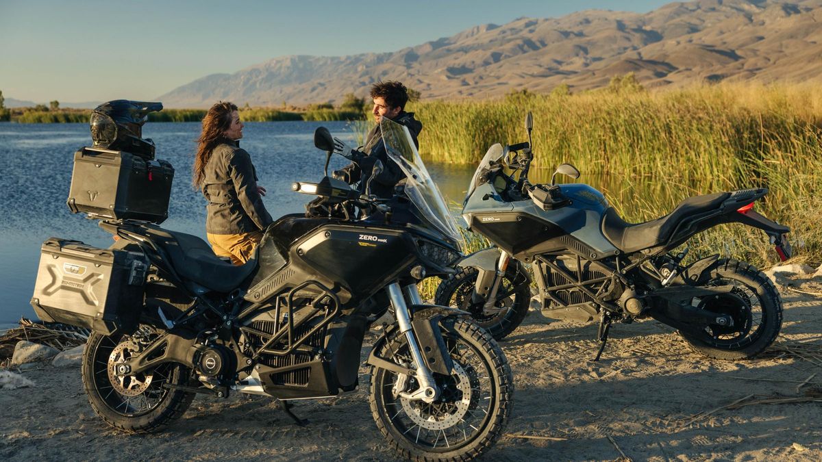 Guía para equiparte bien este verano al viajar en moto