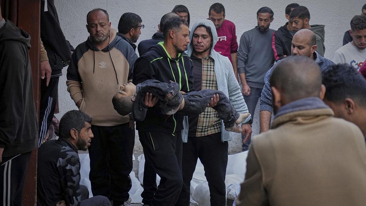 Más de 320 muertos en decenas de ataques de Israel sobre Gaza