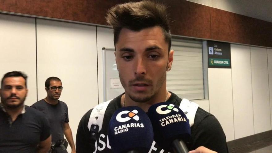 Ximo Navarro, nuevo fichaje de la UD Las Palmas, llega a Gran Canaria