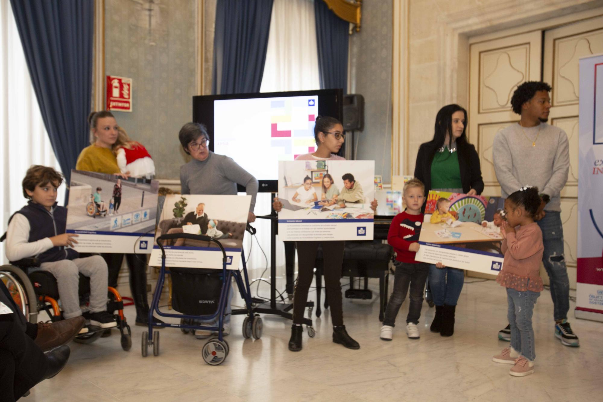 APSA presenta en Alicante su calendario solidario 2023