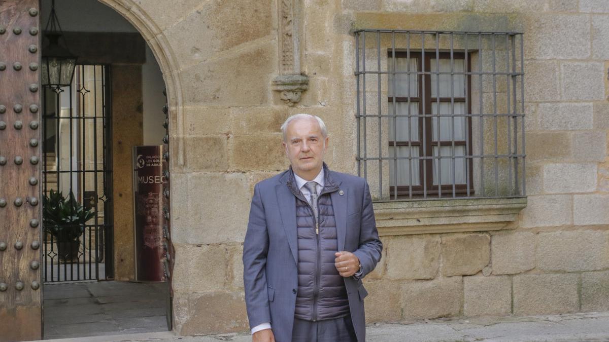 CACERES. PALACIO DE LOS GOLFINES. SANTOS BENITEZ.