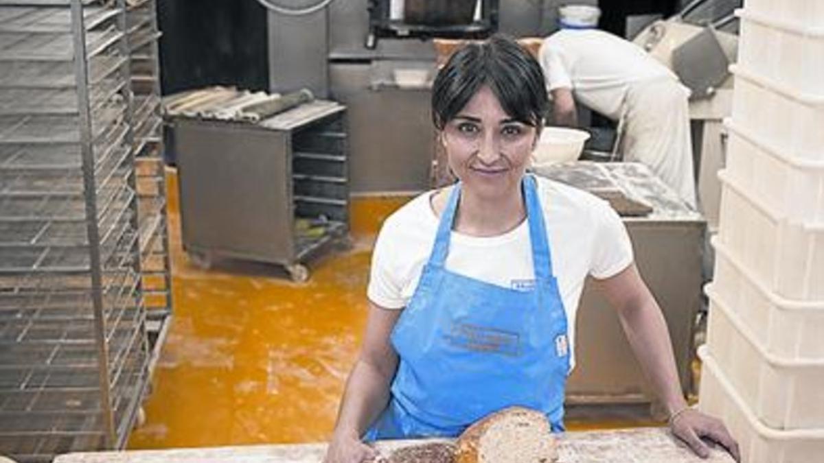 Anna Bellsolà, en su panadería, en la calle de Baluard, 38.