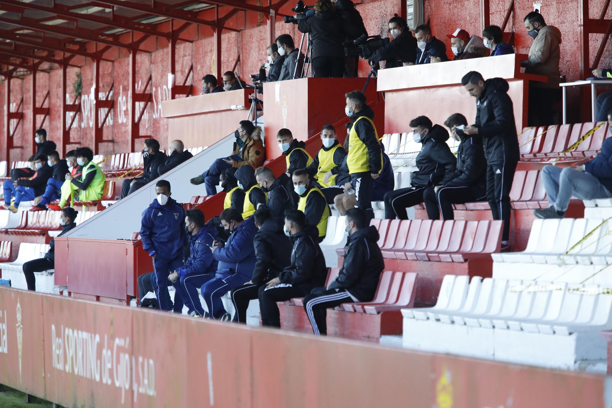 Las mejores imágenes de los partidos del Vetusta, Sporting B y Lealtad