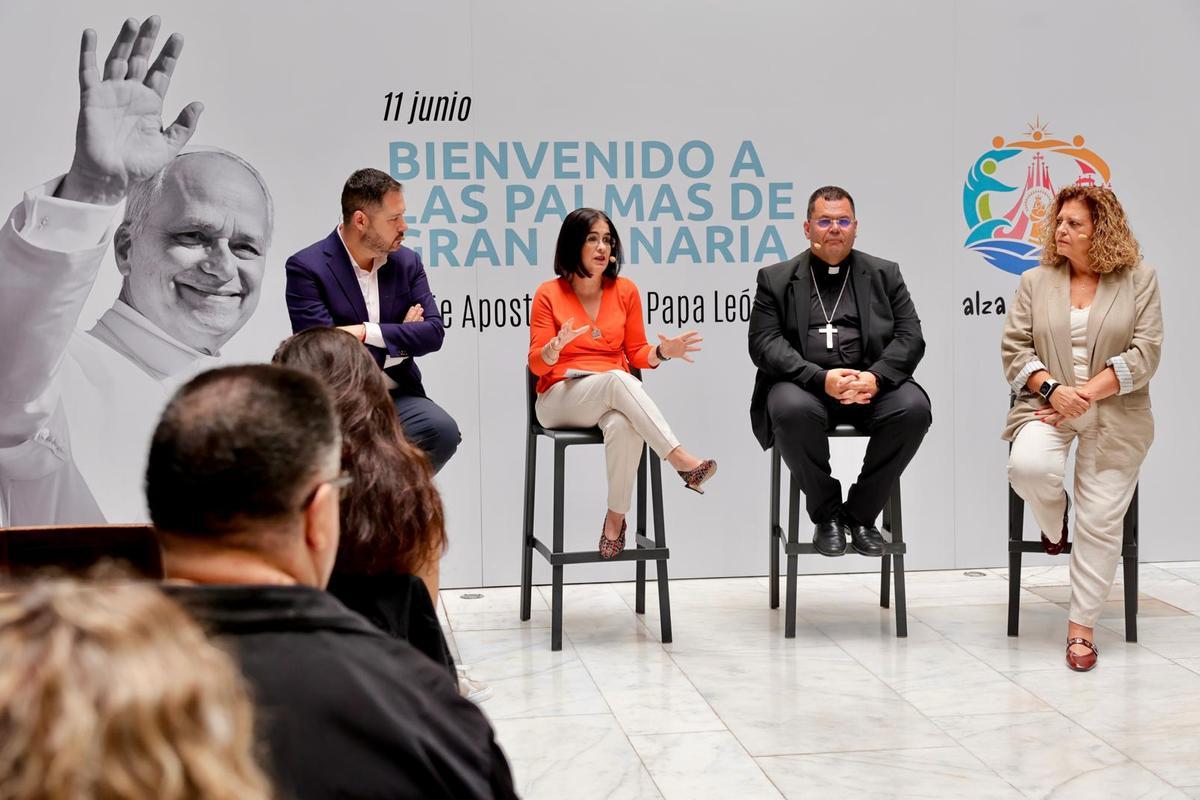 De izquierda a derecha, Josué Íñiguez, Carolina Darias, Cristóbal Déniz y Rosa Rodríguez en la rueda de prensa de la visita Leon XIV a Las Palmas de Gran Canaria.