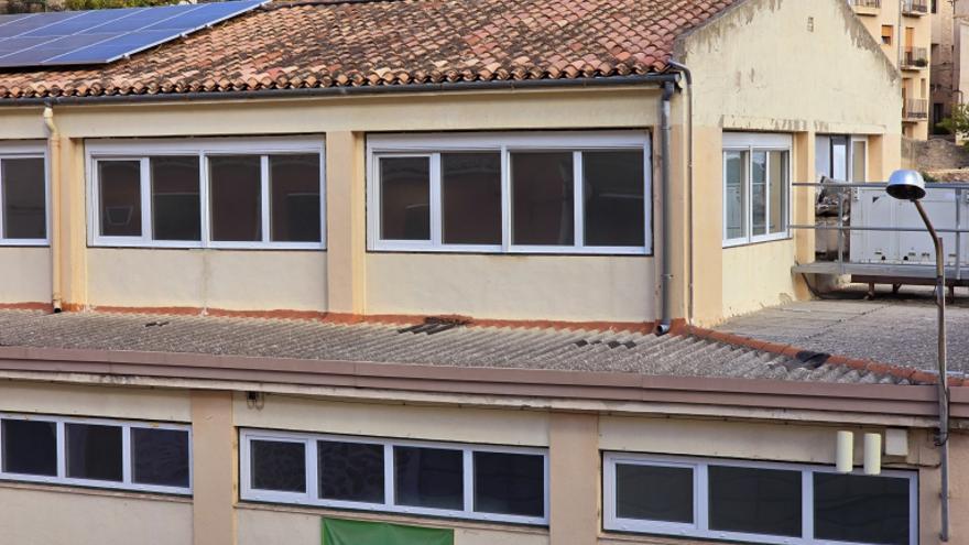 Bocairent renueva las ventanas del mercado municipal para mejorar la eficiencia energética