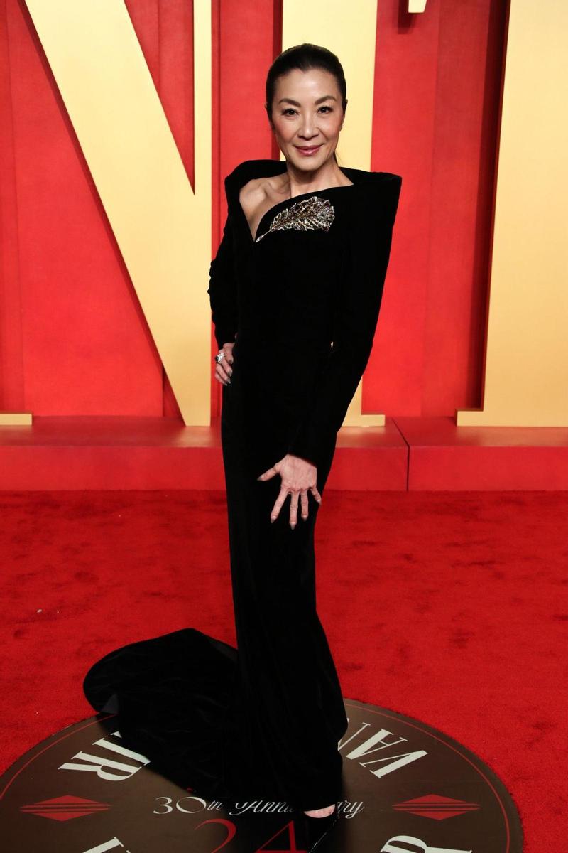 Michelle Yeoh en la fiesta post Oscars 2024 de Vanity Fair