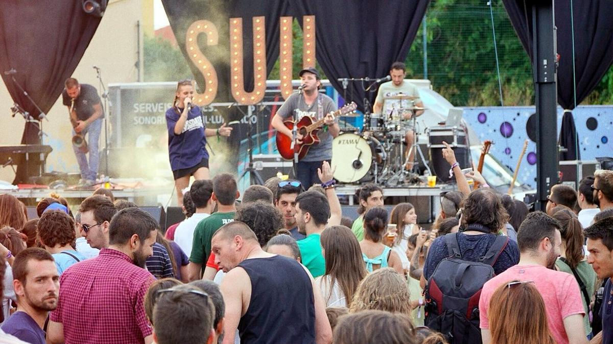 Actuación de la cantante Suu en el Festival Coordenades el verano pasado