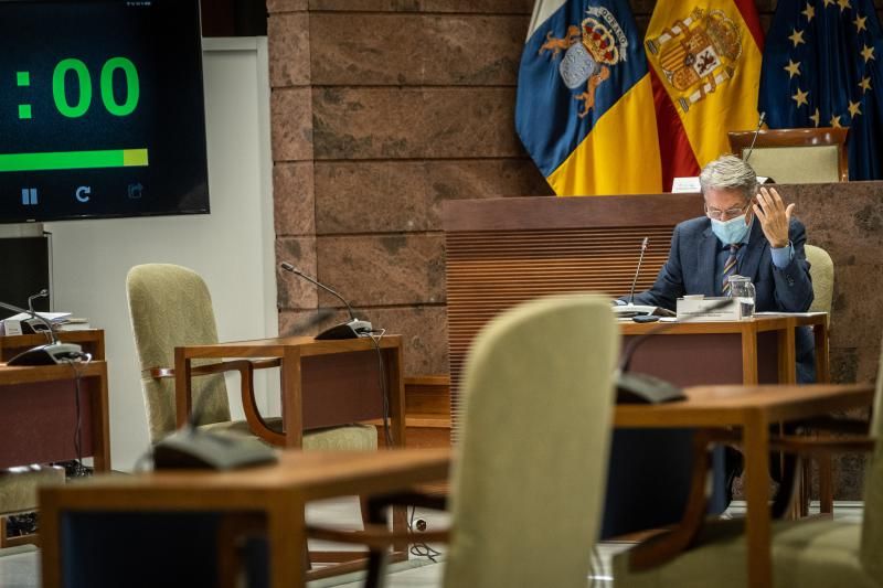 Comparencia de Julio Pérez en el Parlamento de Canarias