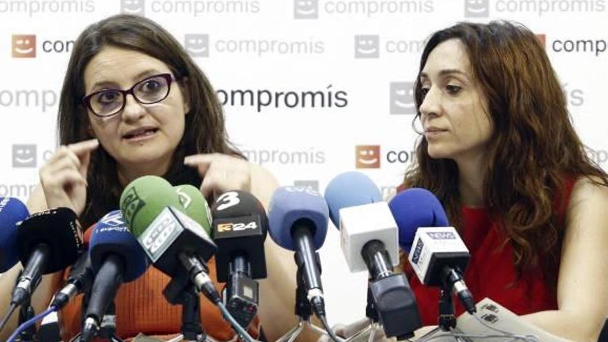 Isaura Navarro: &quot;No veo incompatible opositar a letrada de las Corts, es un proceso transparente&quot;