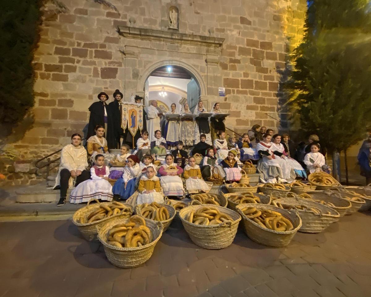 Acto de bendición de los ‘rotllos’, en la iglesia de la Pobla.