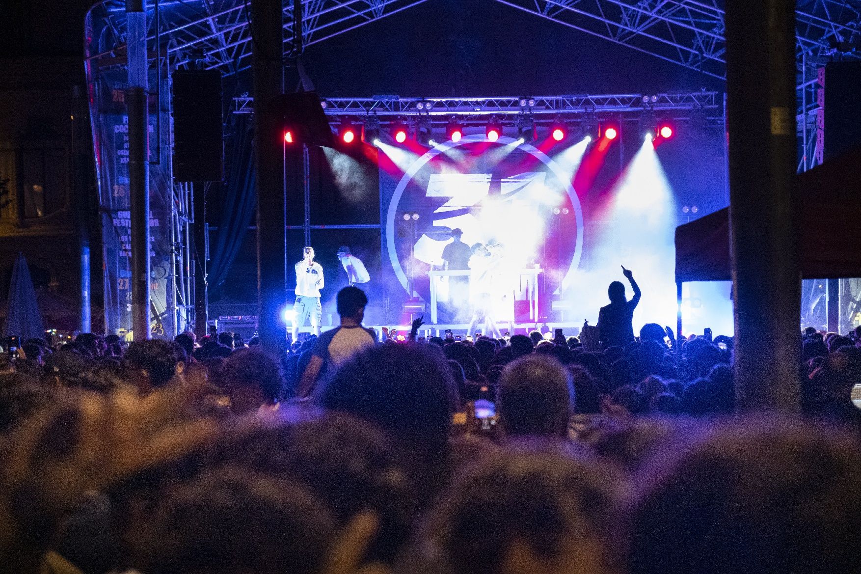 Troba't a les fotos del concert de 31 FAM a la plaça Sant Domènec