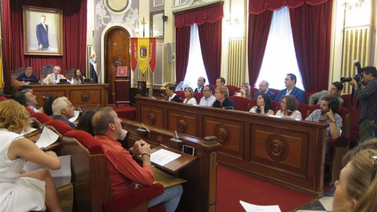 Sale adelante la liberación de todos los ediles del PP, Cs y Vox en el Ayuntamiento de Badajoz