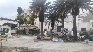 Vox califica de "atentado contra el cristianismo" la retirada de la cruz franquista de la plaza de la iglesia de San Ginés