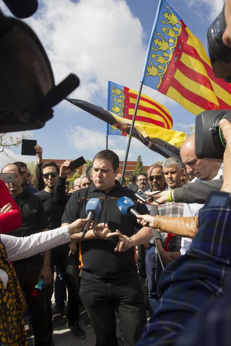 Protesta de los taxistas en Castelló contra Uber