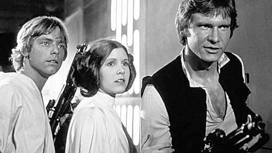 Mark Hamill (Luke Skywalker), Carrie Fisher (Leia) y Harrison Ford (Han Solo), en una escena de «El retorno del Jedi».