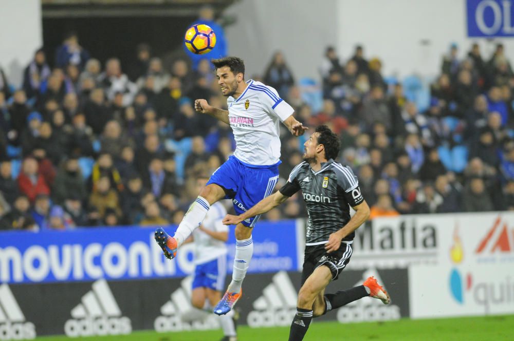 El partido entre el Zaragoza y el Real Oviedo, en imágenes