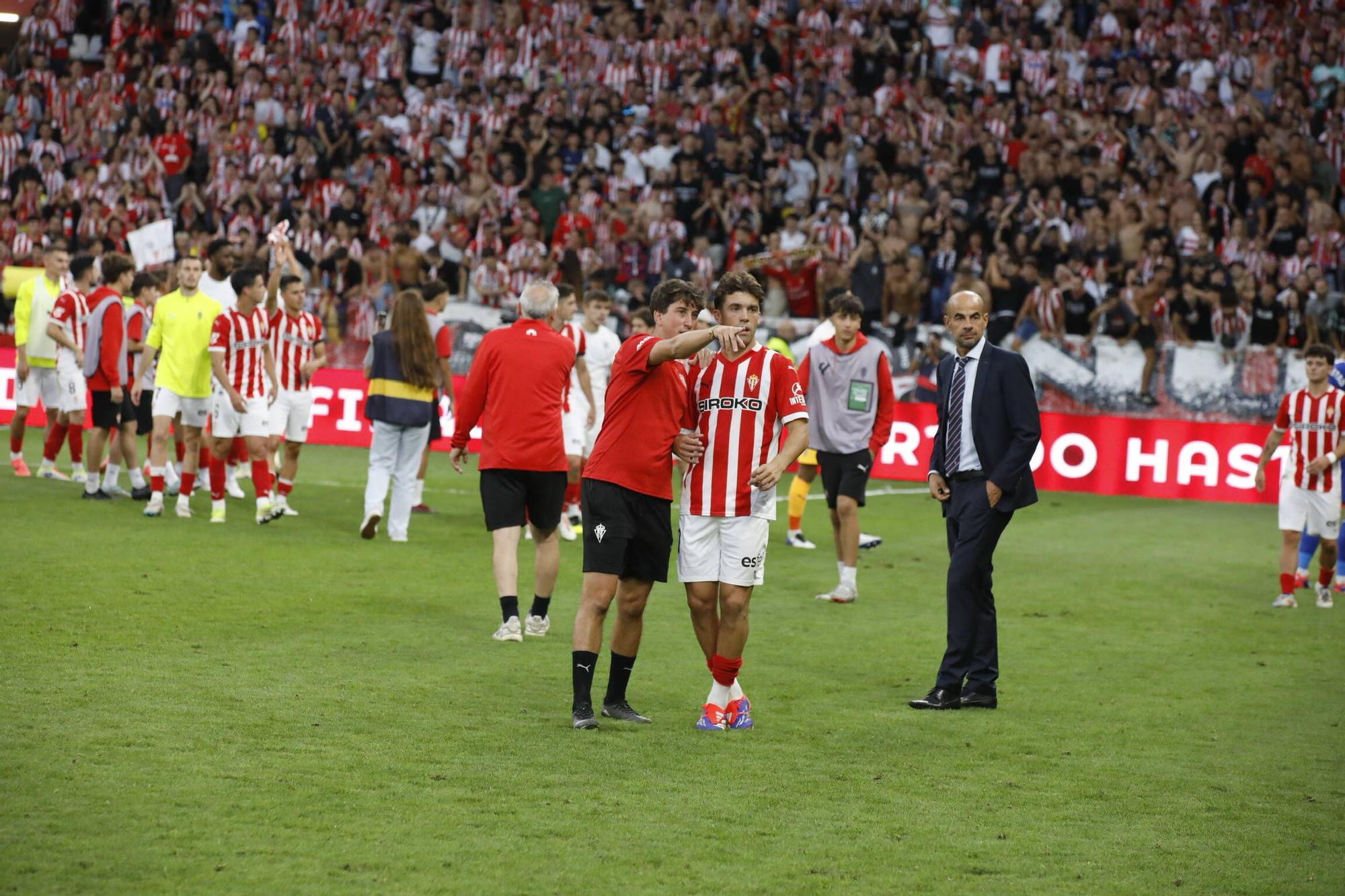 Derbi asturiano: las imágenes del partido entre el Sporting y el Oviedo en El Molinón