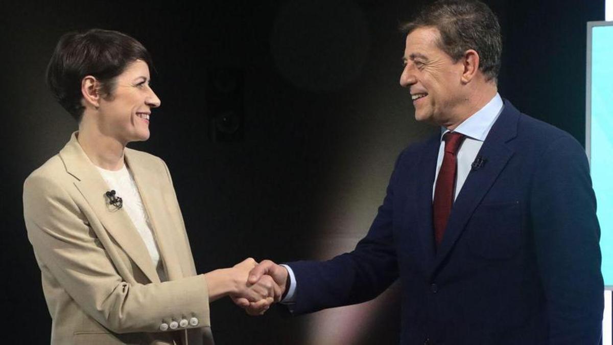 Ana Pontón y Besteiro, ayer antes de su debate en los estudios de TVE en Santiago.