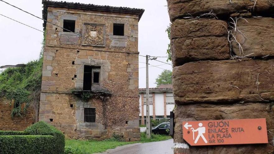 La torre del palacio de los Faes de Carabanzo.